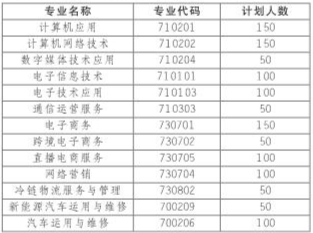 6178a57924309300abe71e1d1c357374_0616020_001_07_s.jpg