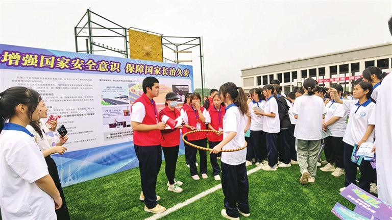 fcfc69c93db730d6be9f3efd18e8014c_0614005_001_03_s.jpg