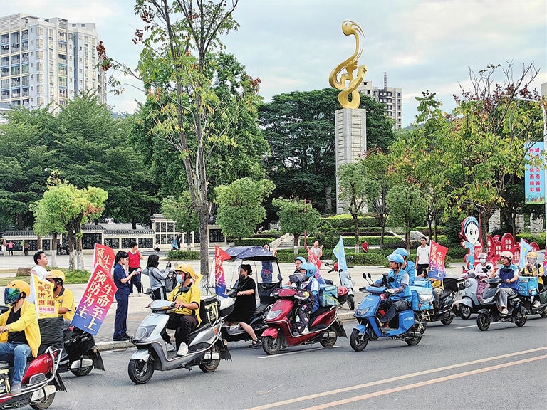 cc7e06314344c9b4c64303fb7db81178_hyrbs1130002_005_01_s.jpg