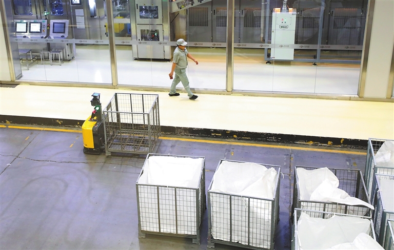 hyrbs0930005_001_02_s[1].jpg